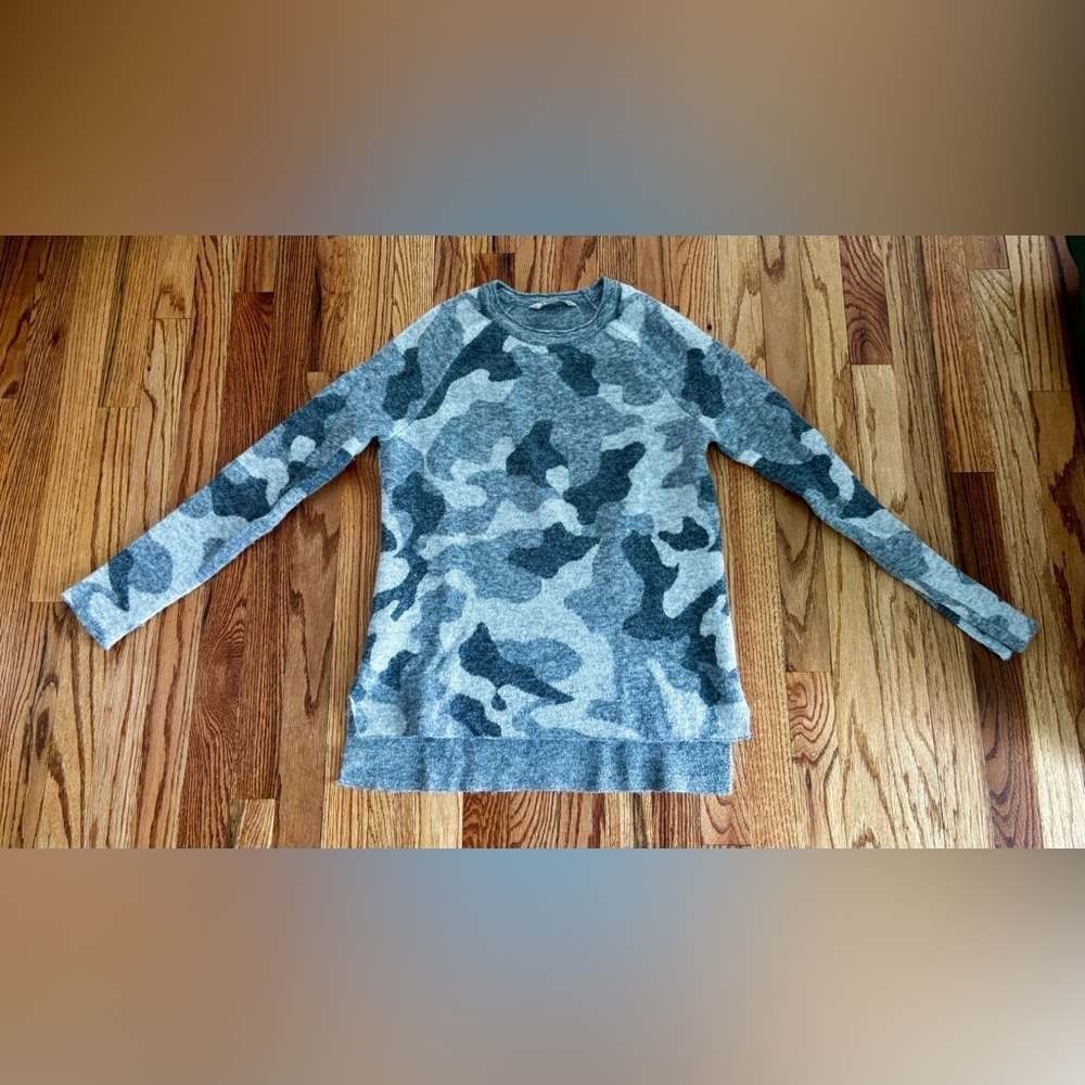 Athleta Camouflage Crewneck Sweater XS